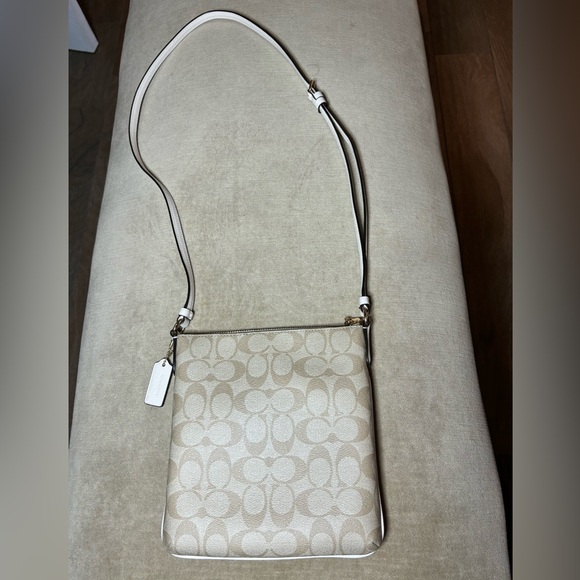 Coach - Picture 3 of 3